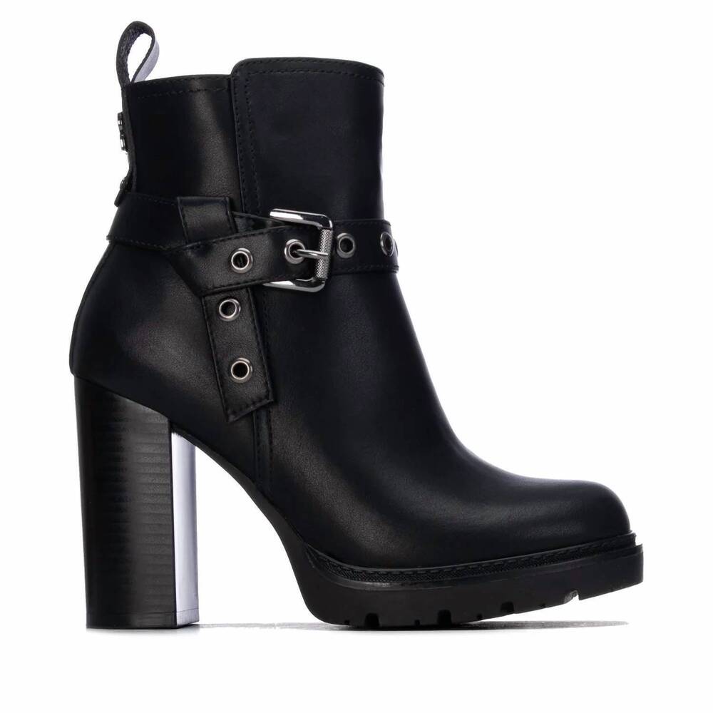 NEW REFRESH women's casual heeled ankle booties in black